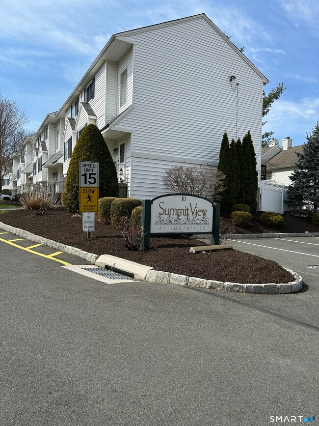 10 South St in Danbury, CT - Building Photo - Building Photo