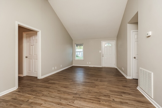 565 Bridgette Dr in Clarksville, TN - Building Photo - Building Photo