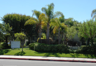 Villa Marissa in Huntington Beach, CA - Building Photo - Building Photo