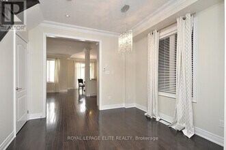 2092 Fiddlers Way in Oakville, ON - Building Photo - Building Photo