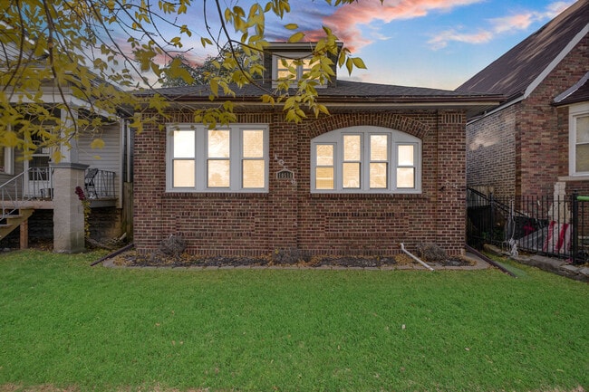 10516 S Eggleston Ave in Chicago, IL - Building Photo - Building Photo