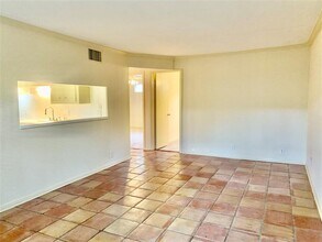 4722 Aftonshire Dr-Unit -2 in Houston, TX - Building Photo - Building Photo