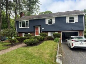330 Swains Pond Ave, Unit 330 in Melrose, MA - Building Photo - Building Photo