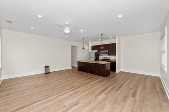 2500 Green Bay Rd in Evanston, IL - Building Photo - Building Photo