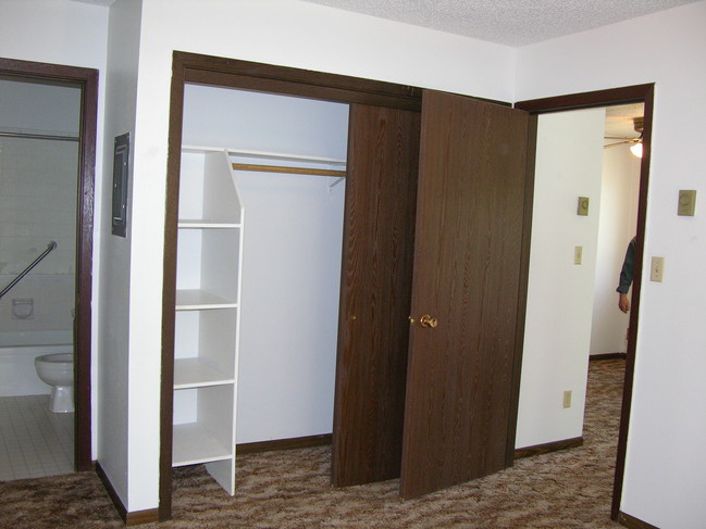 Meadows Apartments in Lewistown, MT - Building Photo - Building Photo