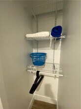 902 NE 38th St in Oakland Park, FL - Building Photo - Building Photo