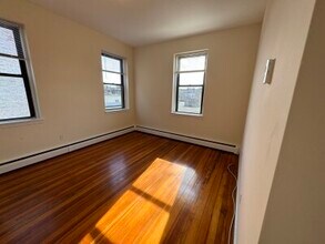 64 Brighton Ave, Unit 207 in Boston, MA - Building Photo - Building Photo