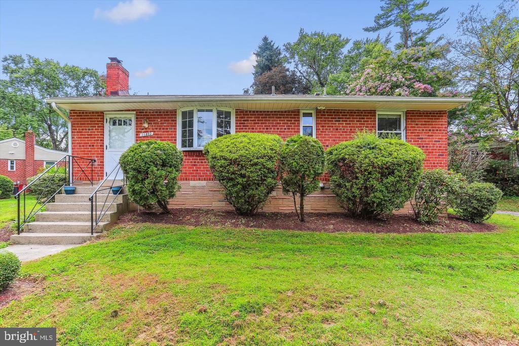 11802 Ashley Dr in Rockville, MD - Building Photo