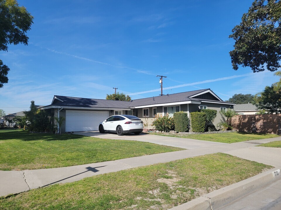 713 S Meade Ave in Fullerton, CA - Building Photo