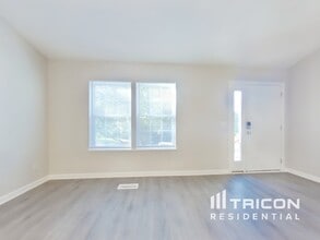 64 Sweet Thorne Cir in Irmo, SC - Building Photo - Building Photo