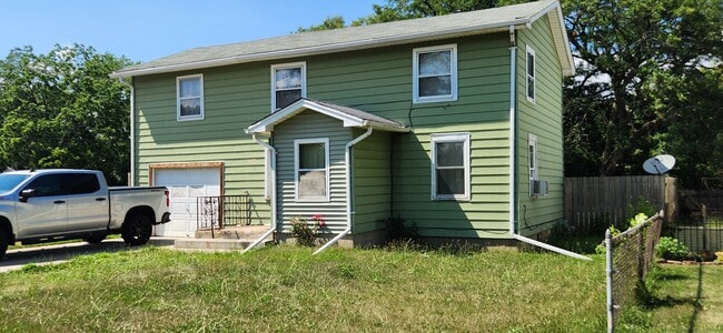 property at 304 Wilshire Dr