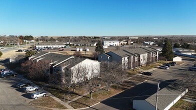 Oak View Apartments in McCook, NE - Building Photo - Building Photo