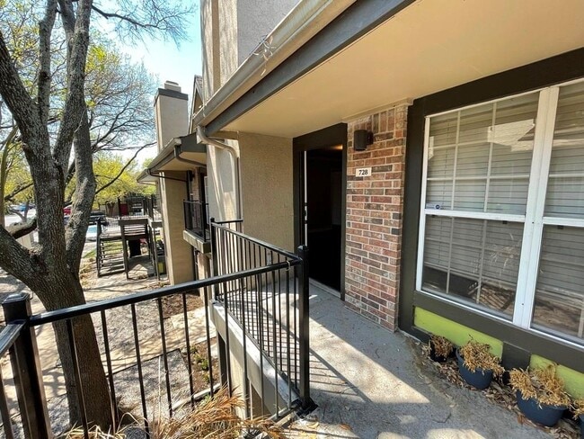 property at 7685 Northcross Dr