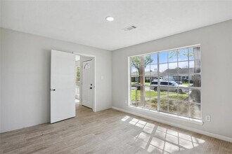 959 Wavecrest Ln in Houston, TX - Building Photo - Building Photo