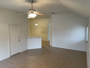 201 Dale Earnhardt Dr, Unit B in Harker Heights, TX - Building Photo - Building Photo