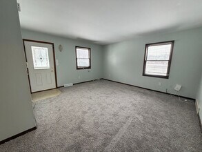 3992 Camelot Dr SE in Grand Rapids, MI - Building Photo - Building Photo