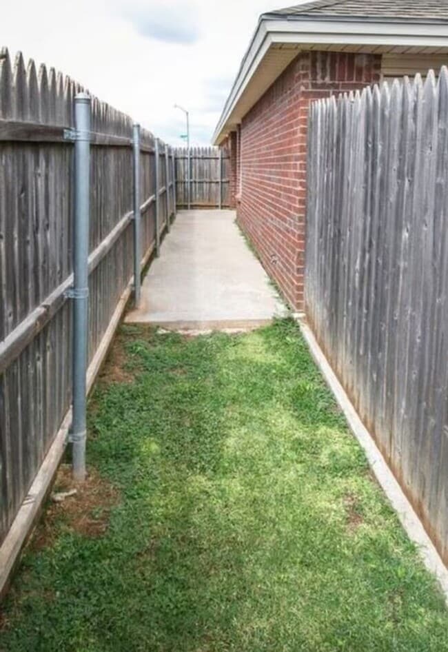 514 N Chicago Ave in Lubbock, TX - Building Photo - Building Photo