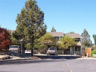 2055 NE York Cir in Bend, OR - Building Photo