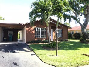 2662 SE 28th Cir in Boynton Beach, FL - Building Photo - Building Photo