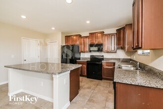 9631 Sage Creek Dr, Unit P-11 in Ruskin, FL - Building Photo - Building Photo