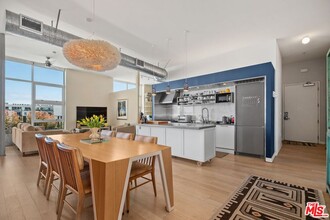 4080 Glencoe Ave in Marina Del Rey, CA - Building Photo - Building Photo