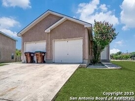 5827 Golf in San Antonio, TX - Building Photo