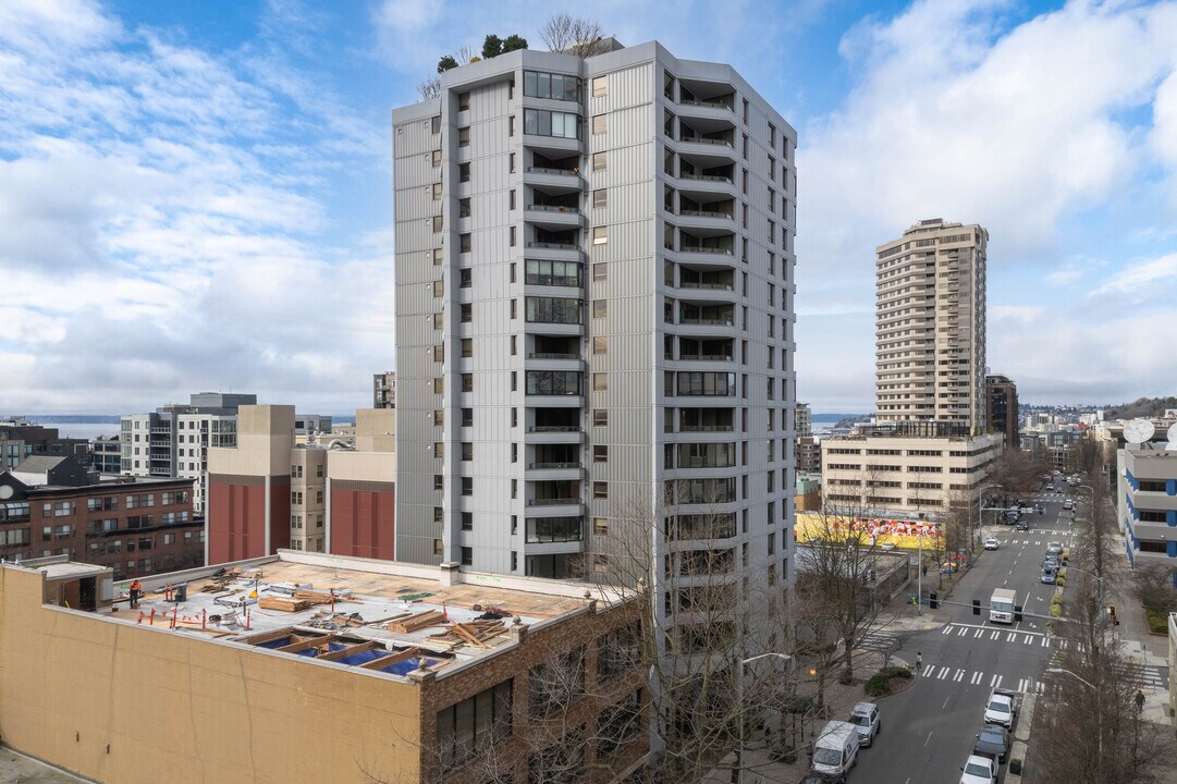 Harbour Heights in Seattle, WA - Foto de edificio