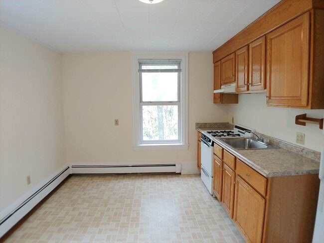 410 Washington St in Wellesley, MA - Building Photo - Building Photo