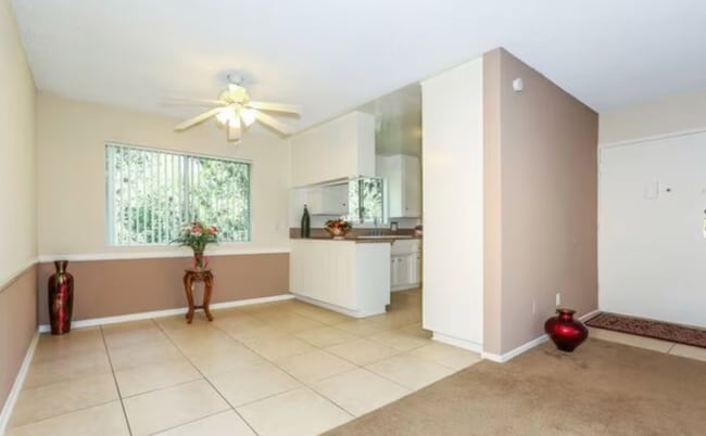 634 W Sierra Madre Blvd, Unit E in Sierra Madre, CA - Foto de edificio - Building Photo