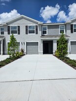17653 Crescent Moon Lp in Lakewood Ranch, FL - Building Photo