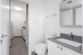 1265 Burnaby St in Vancouver, BC - Building Photo - Building Photo