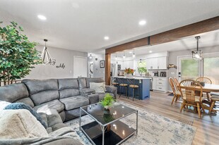 9700 Cottonwood Ln N in Maple Grove, MN - Building Photo