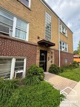 6721 N California Ave in Chicago, IL - Building Photo - Building Photo