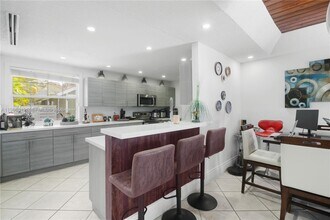 10135 SW 139th Pl in Miami, FL - Building Photo - Building Photo