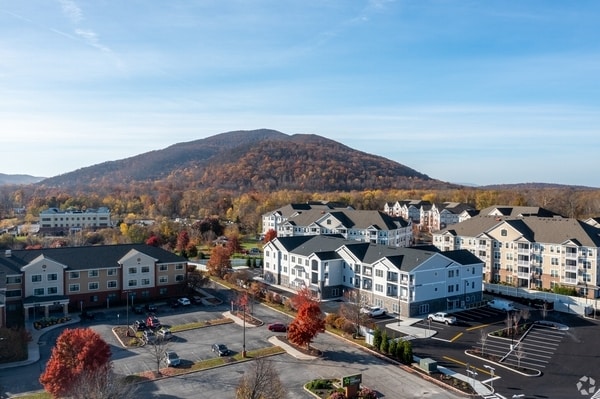Westgate, An Eagle Rock Community in Fishkill, NY - Foto de edificio - Building Photo