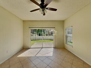 1822 Meadow Pond Way in Orlando, FL - Foto de edificio - Building Photo