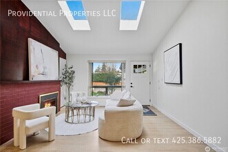 527 N 200th St in Shoreline, WA - Building Photo - Building Photo