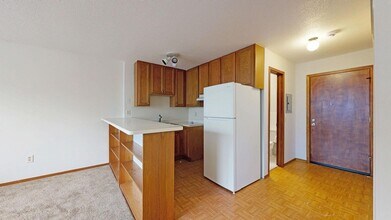 2216 Pleasant Ave, Unit 204 in Minneapolis, MN - Building Photo - Building Photo