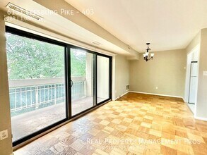 6137 Leesburg Pike in Falls Church, VA - Building Photo - Building Photo