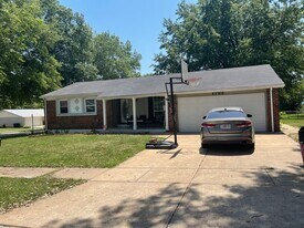 1732 Del Rosa Way in St. Louis, MO - Building Photo