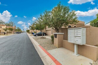 2045 N Sunset Dr in Chandler, AZ - Building Photo - Building Photo