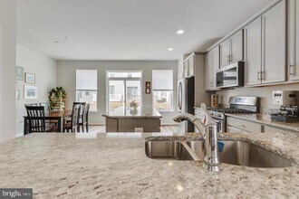 16211 Coolidge Ave in Silver Spring, MD - Building Photo - Building Photo