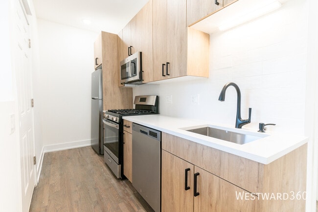 property at 6201 N Glenwood Ave