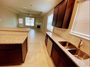 10918 Hillside Dr in Montgomery, TX - Building Photo - Building Photo