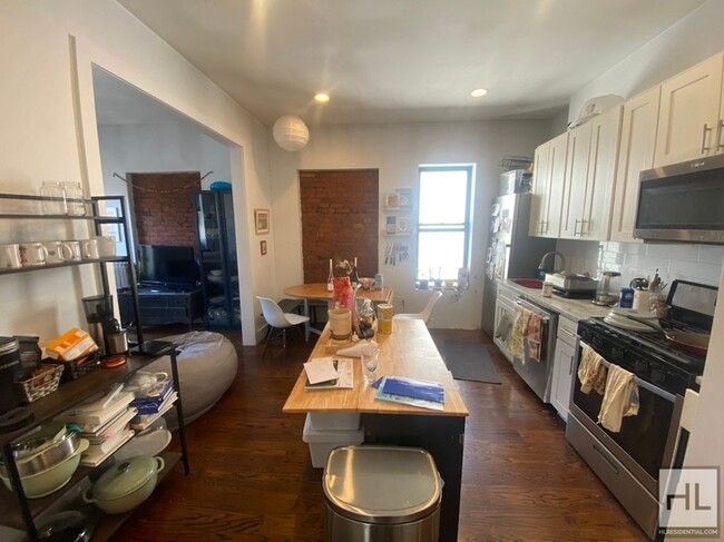860 Nostrand Ave