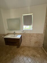1233 Hyperion Ave in Los Angeles, CA - Building Photo - Building Photo