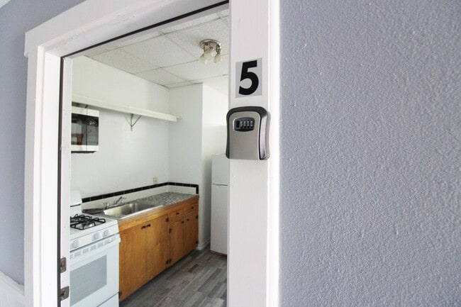 803 Upson Dr in El Paso, TX - Building Photo - Building Photo