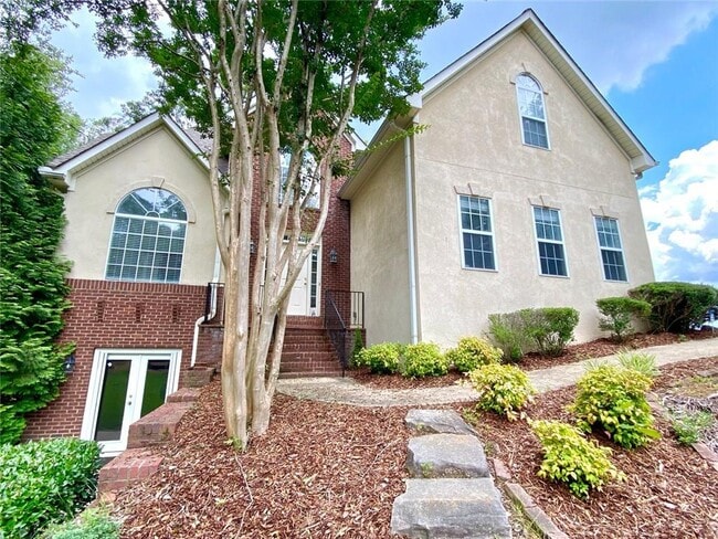 property at 5923 Rosie Ln SE
