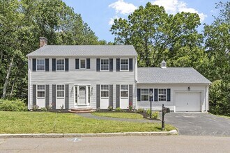 34 Hall Rd in Stoneham, MA - Building Photo - Building Photo