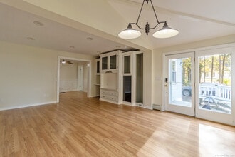7 Starr Pl in East Hampton, CT - Building Photo - Building Photo